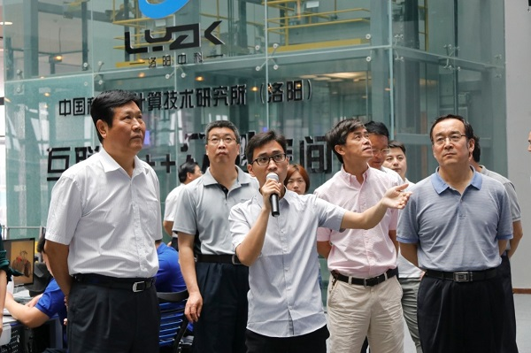 河南省人大常委会副主任赵建才一行人调研“互联网++众创空间”