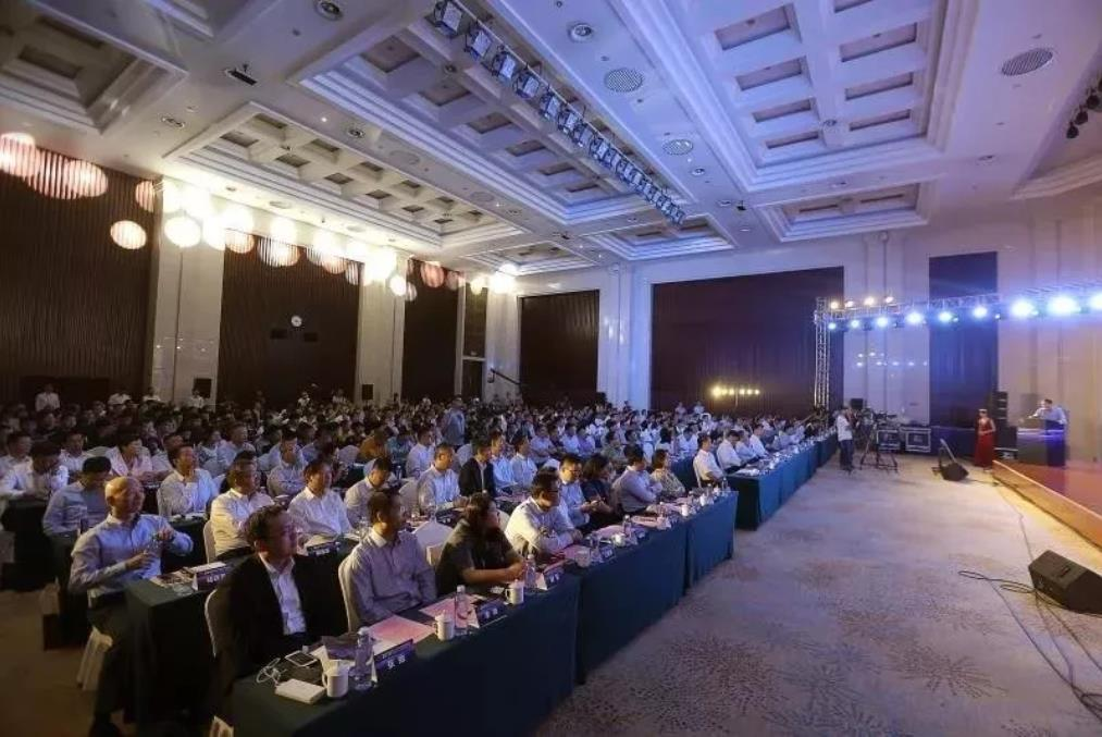 2019国际人工智能及智慧物流大会成功开幕，，晶上以“柔”解题